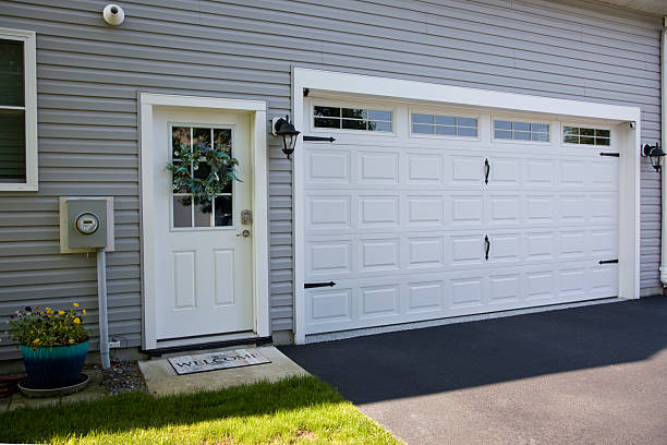 24/7 Emergency Garage Door Panel Replacement experts in Loyola, CA